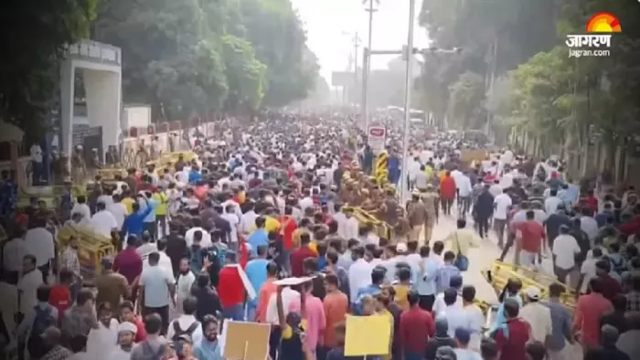 UPPSC RO ARO 2024 स्थगित, अब एक शिफ्ट में होगा एग्जाम।