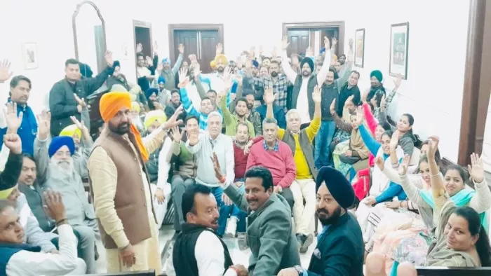 नगर निगम चुनाव को लेकर आप व भाजपा सरगर्म, कांग्रेस व शिअद नरम