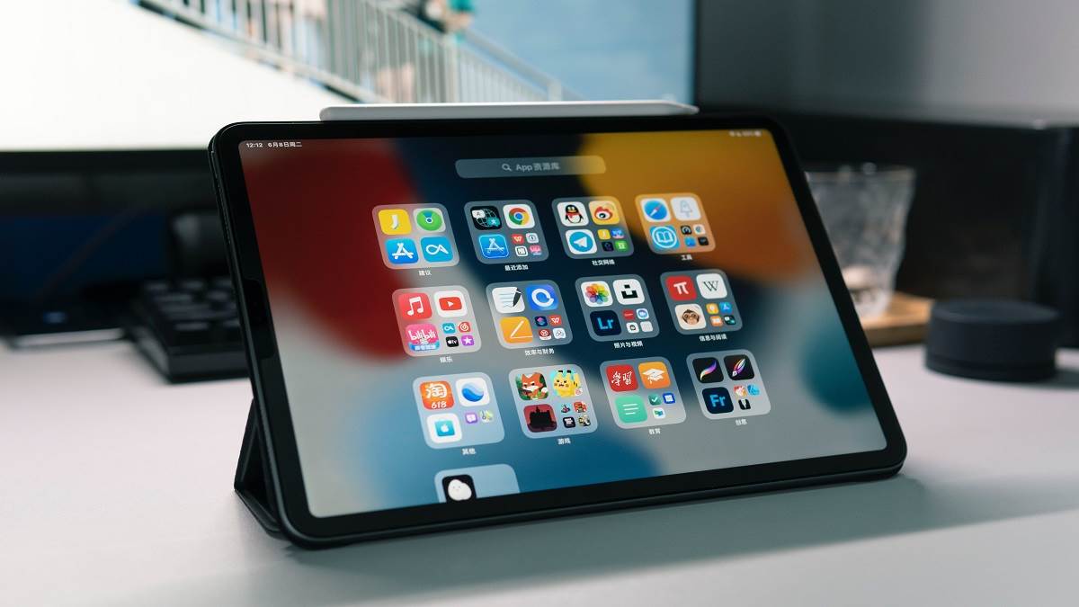 Best Tablets 2022: iPad or Samsung टैबलेट में कौन है बेहतर? फीचर्स और बजट देख खुद लें निर्णय