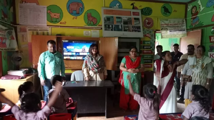 Muzaffarpur News : मुजफ्फरपुर की इस पंचायत में ग्रामीणों को आरओ का पानी, बच्चों को टैब से शिक्षा