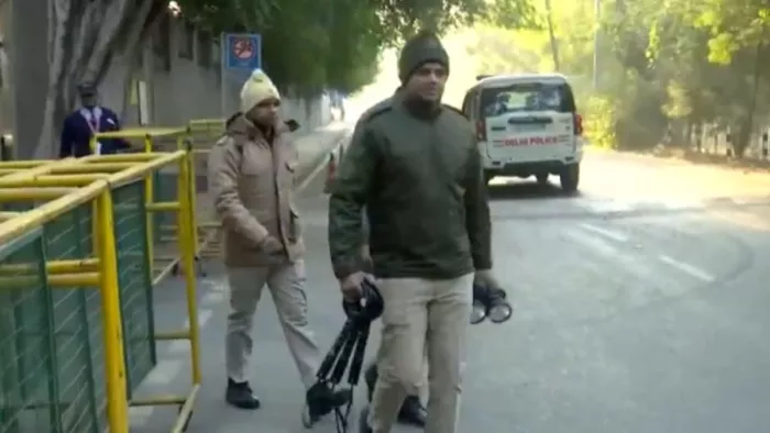 Delhi News: शनिवार को एक स्कूल को फिर से धमकी भरा आया मेल। फोटो एएनआई