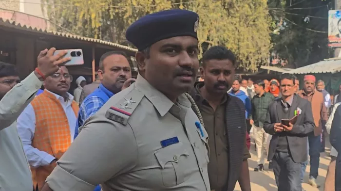 बेंगलुरु पुलिस ने जौनपुर कोर्ट जाकर अतुल सुभाष के मुकदमों की पत्रावलियां ली। (तस्वीर जागरण)