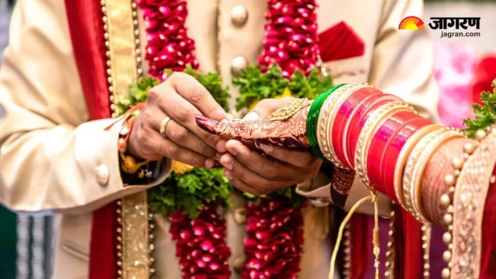 Hidden Struggles Of Marriage: क्यों लड़कों के लिए आसान नहीं होता है शादी का पहला साल? (Image: Freepik)