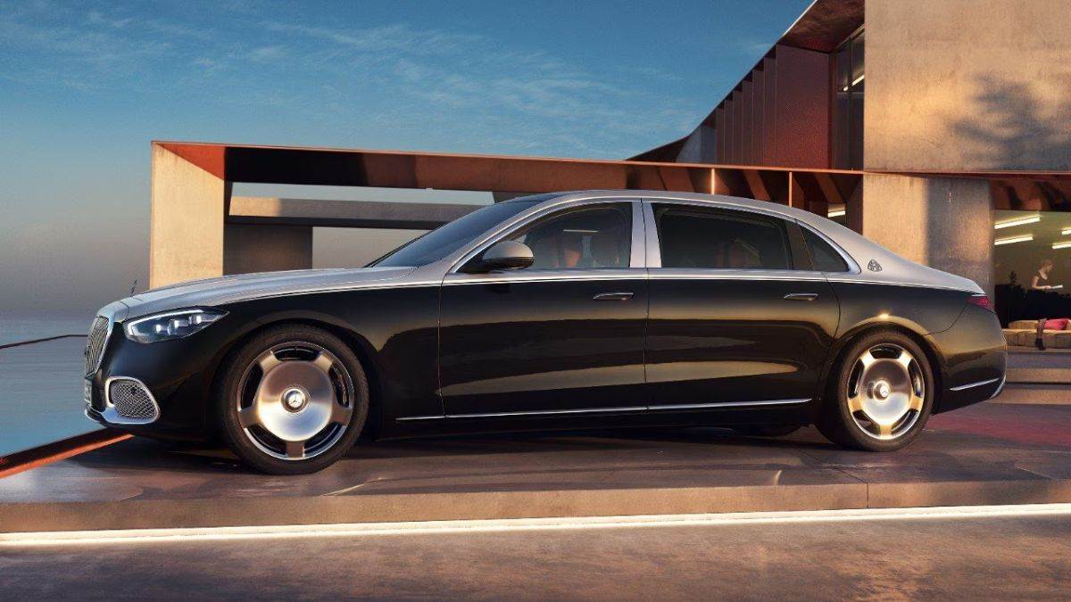https://www.jagranimages.com/images/newimg/14122024/14_12_2024-mercedes_benz_s_class_maybach_23848605.jpg