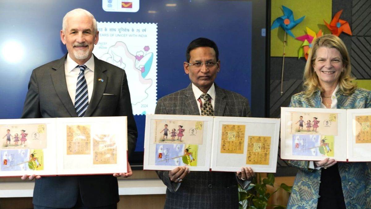 https://www.jagranimages.com/images/newimg/14122024/14_12_2024-unicef_postage_stamp_23848444.jpg