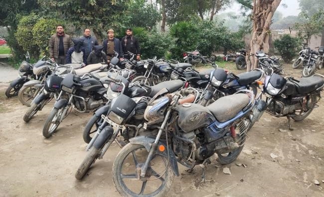 नशे की लत पूरी करने के लिए चुराने लगे बाइक, सरगना सहित दो चोरों से 13 बाइक बरामद