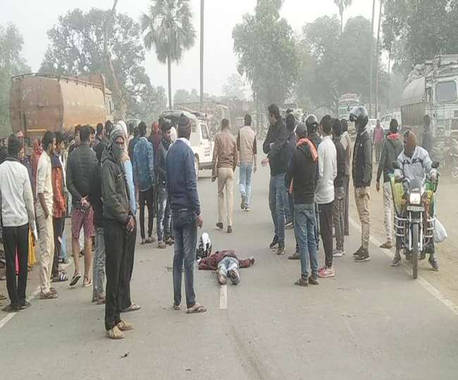 पटना के बिहटा में हादसे के बाद लगी लोगों की भीड़।