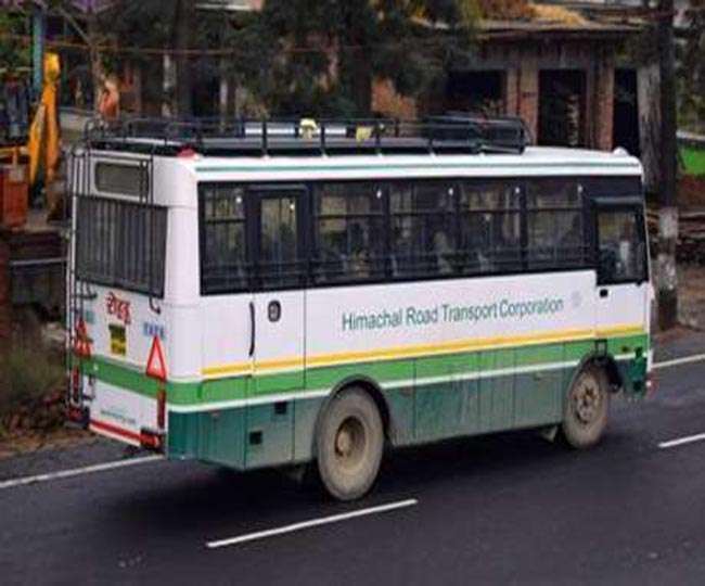 हिमाचल प्रदेश में वीकेंड पर एचआरटीसी ने बस रूटों में कटौती कर दी है।
