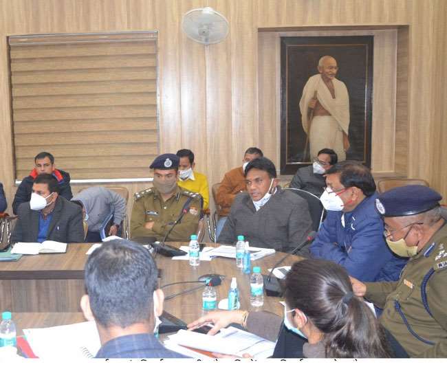 do election duty with caution and confidence divisional commissioner
