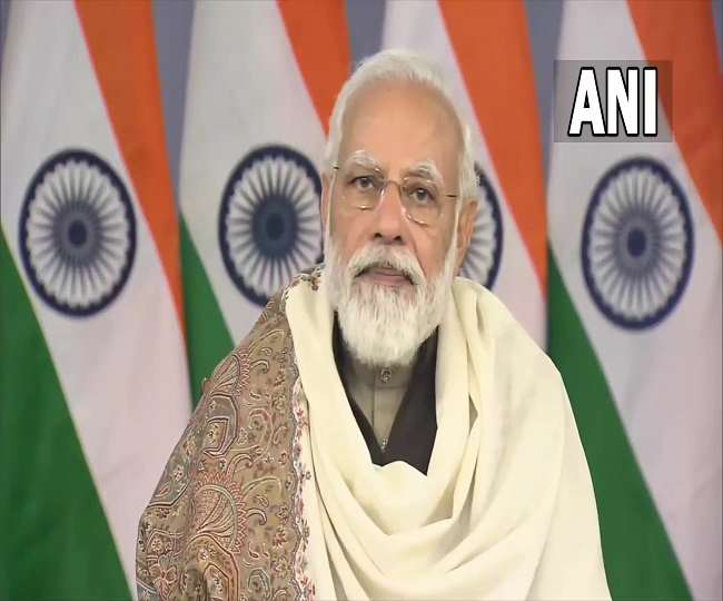 प्रधानमंत्री नरेंद्र मोदी ने आज वीडियो कान्फ्रेंस के माध्यम से स्टार्टअप कारोबारियों से बातचीत की। (फोटो-एएनआइ)