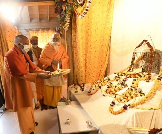 योगी के मुख्यमंत्री रहते न सिर्फ अयोध्या में कई योजनाएं संचालित हुईं, बल्कि वे हर आयोजन में रामनगरी में आए।