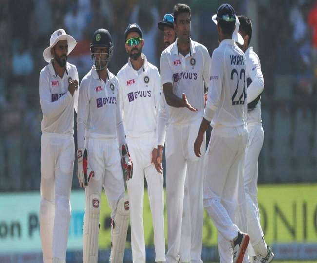 कप्तान कोहली के साथ भारतीय क्रिकेट टीम (एपी फोटो)