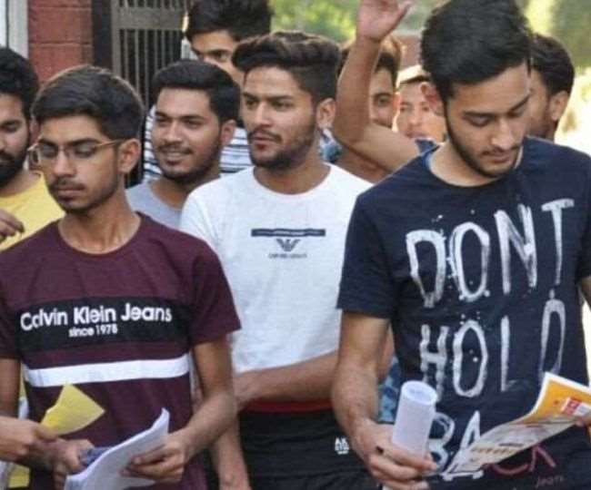 आरआरबी एनटीपीसी सीबीटी 1 की लिखित परीक्षा में सफल होने वाले उम्मीदवारों के लिए महत्वपूर्ण खबर है।