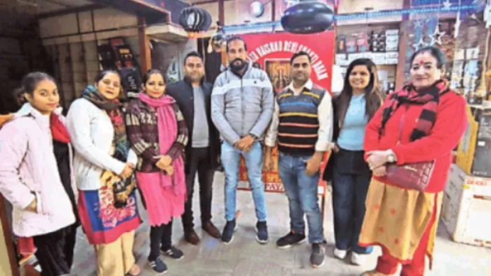 25 से अधिक युवाओं ने स्लम एरिया के बच्चों को शिक्षित कराने का जिम्मा उठाया