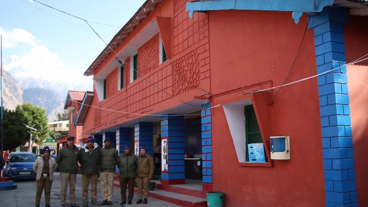 Joshimath Sinking: कोतवाली भवन जो भूस्खलन जोन में घिरे होने के बाद भी सुरक्षित है। साभार अजय कृष्ण मेहता
