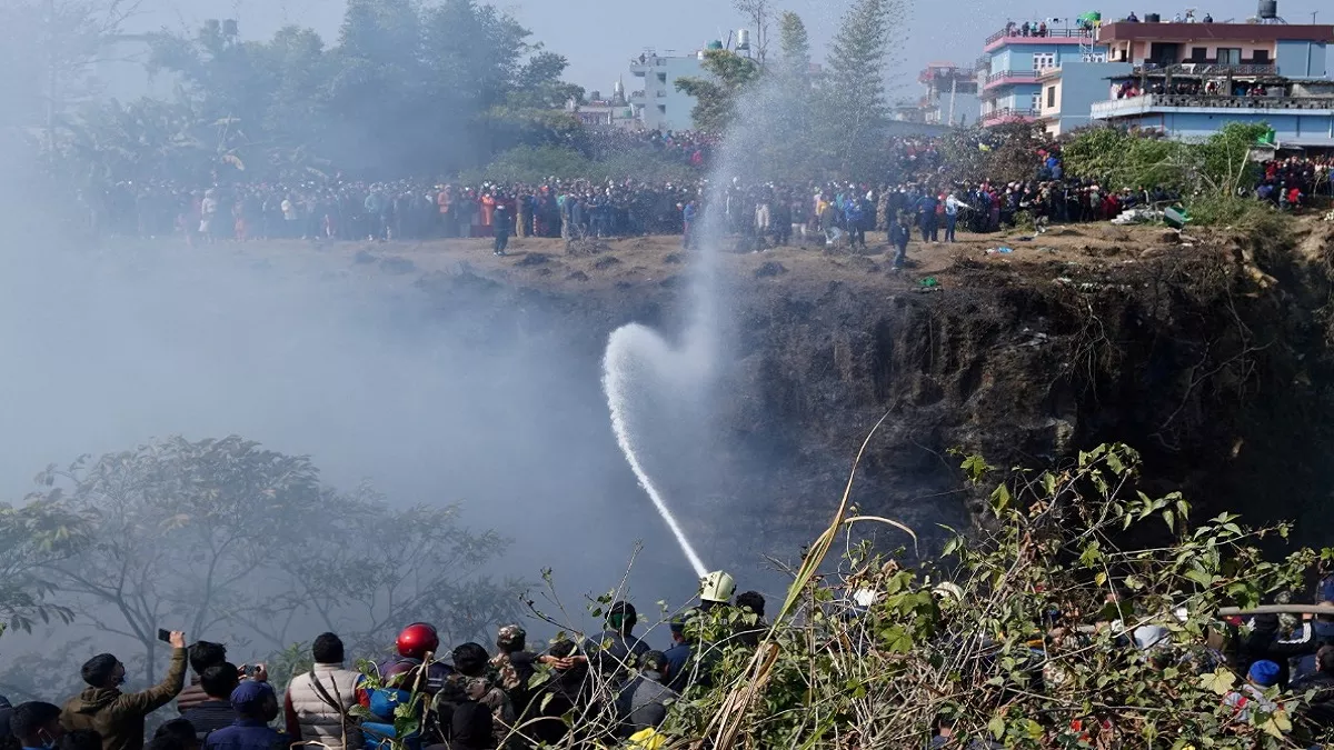 Nepal Plane Crash Photos: तस्‍वीरों में देखें नेपाल विमान दुर्घटना का खौफनाक मंजर, अब तक 68 लोगों की मौत