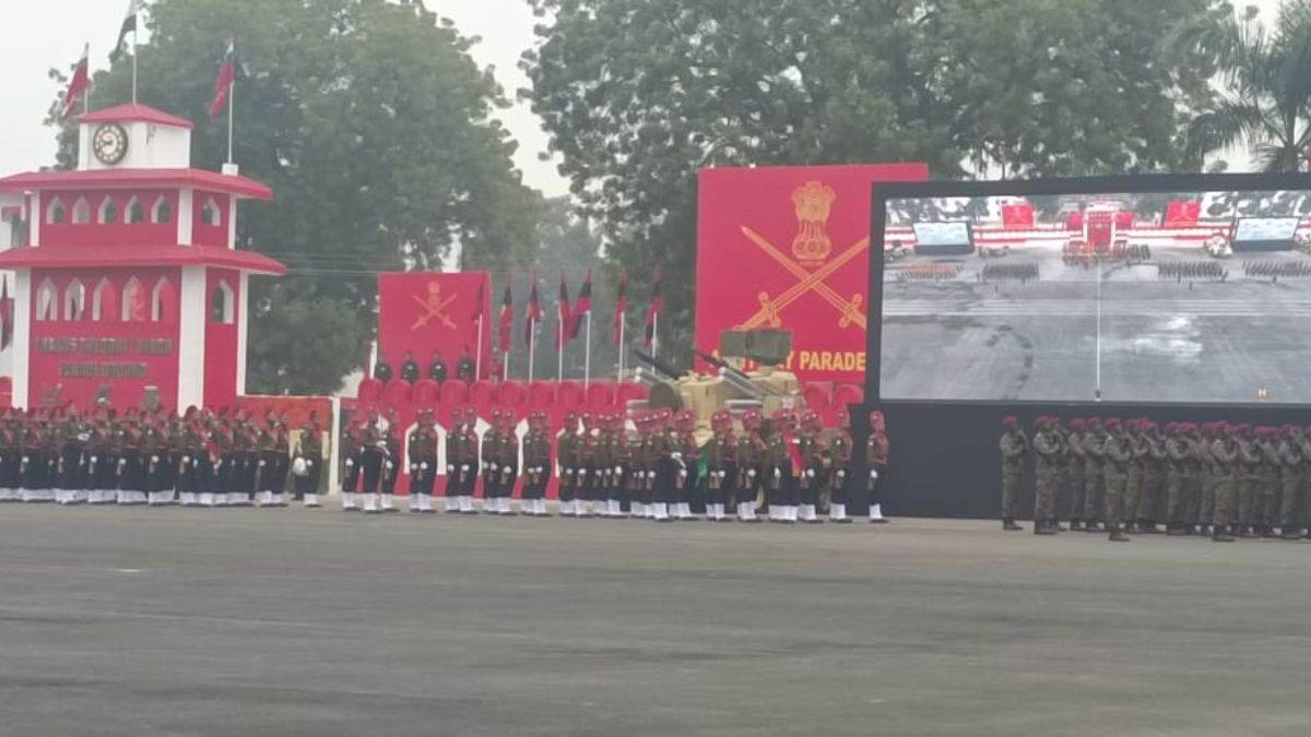 https://www.jagranimages.com/images/newimg/15012024/15_01_2024-army_day_parade_lucknow_23629608.jpg