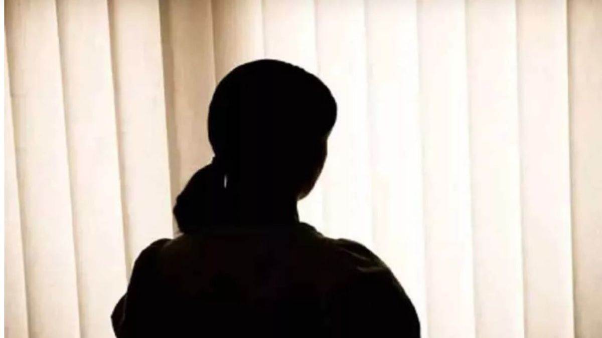 UP News: युवती ने फ्रेंडशिप करने से किया इनकार, तो बीच रास्ते सिरफिरे से किया ऐसा काम कि छह घंटे तक पुलिस रही परेशान