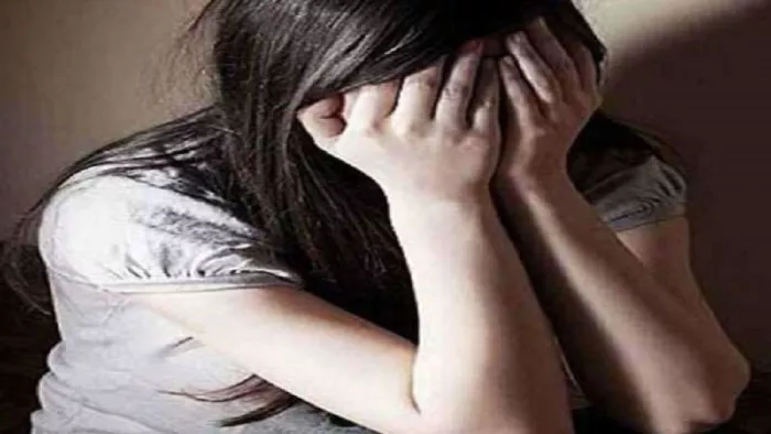 ग्रेटर नोएडा में बीटेक छात्रा के साथ छेड़छाड़।