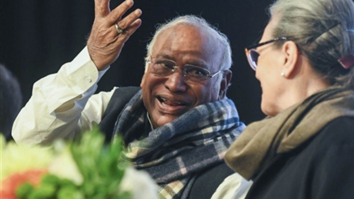 https://www.jagranimages.com/images/newimg/15012025/15_01_2025-kharge_23867319.jpg