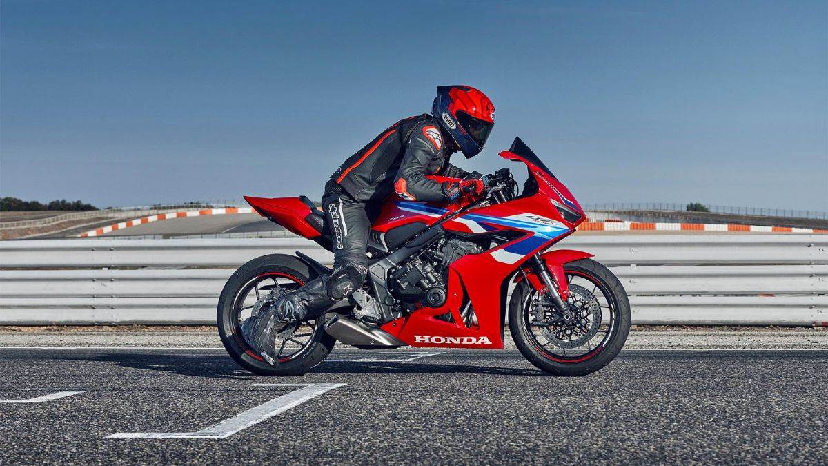 https://www.jagranimages.com/images/newimg/15012025/15_01_2025-new_honda_cbr650r_23867078.jpg