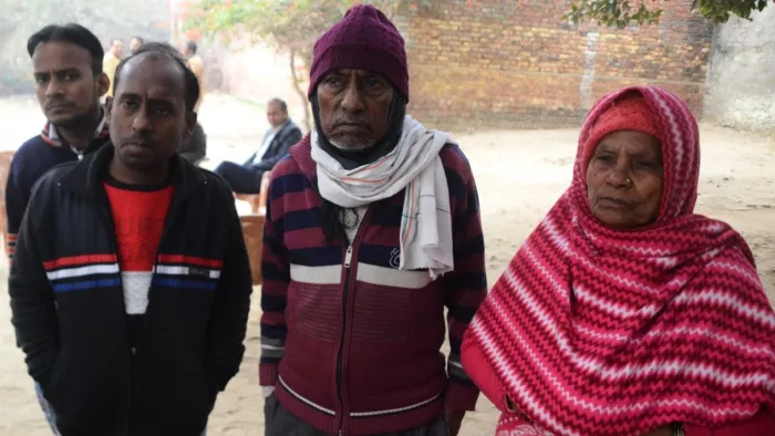 संभल के बेगम सराय स्थित जन्नत निशा स्कूल की भूमि को अपनी बताने वाले एक परिवार के सदस्य। जागरण