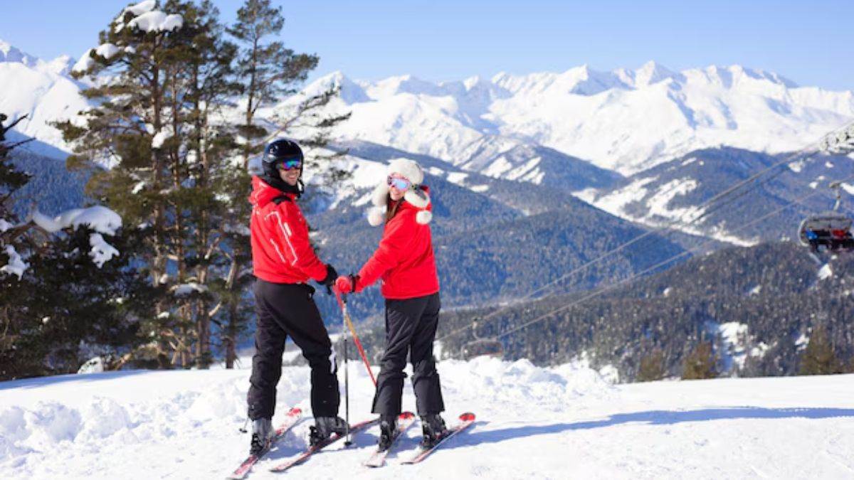 भारत में Skiing के लिए बेस्ट हैं ये 5 जगहें, बर्फबारी के साथ सुंदर नजारों  का भी ले सकता हैं मजा - Top 5 Skiing Destinations in India Enjoy Snowfall  and Scenic
