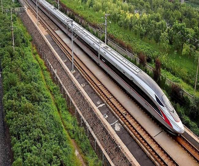 https://www.jagranimages.com/images/newimg/15022022/15_02_2022-bullet_train_pti_22469025.jpg