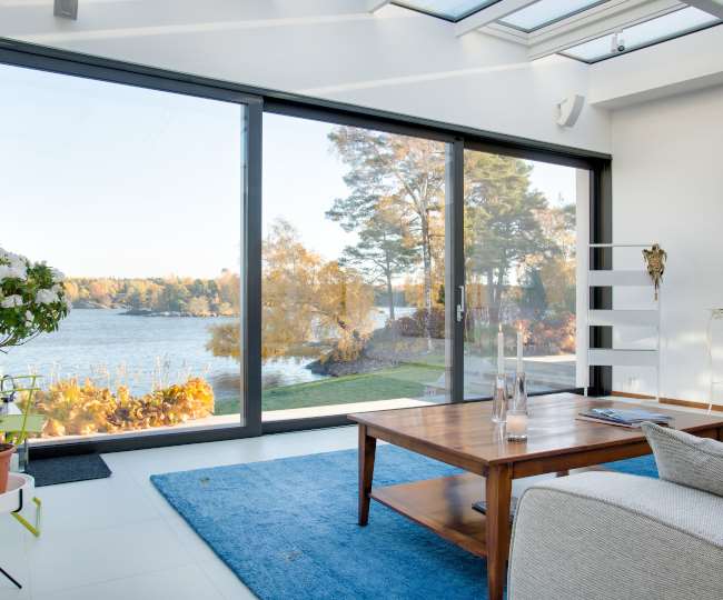 https://www.jagranimages.com/images/newimg/15022022/15_02_2022-glass_house_22468336.jpg