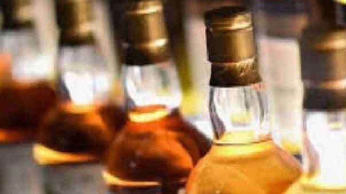 शराब की खाली बोतल देने पर मिलेंगे 10 रुपये, जानें क्यों शुरू की गई ये