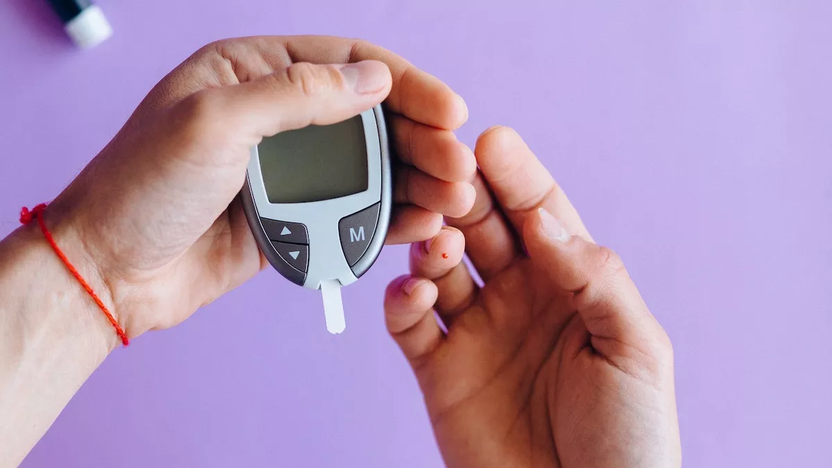 Glucometer Price In India: घर बैठे शुगर लेवल चेक करना हुआ अब आसान, ग्लूकोमीटर से मिनटों में होगा हेल्थ चेक-अप