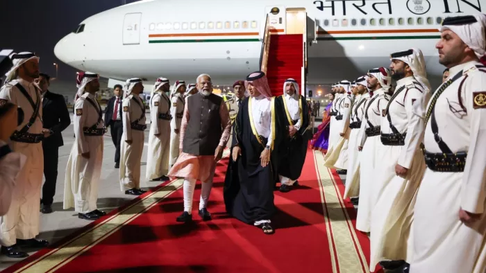 PM Modi Qatar Visit: UAE के ऐतिहासिक दौरे के बाद कतर पहुंचे पीएम मोदी (फोटो एएनआई)