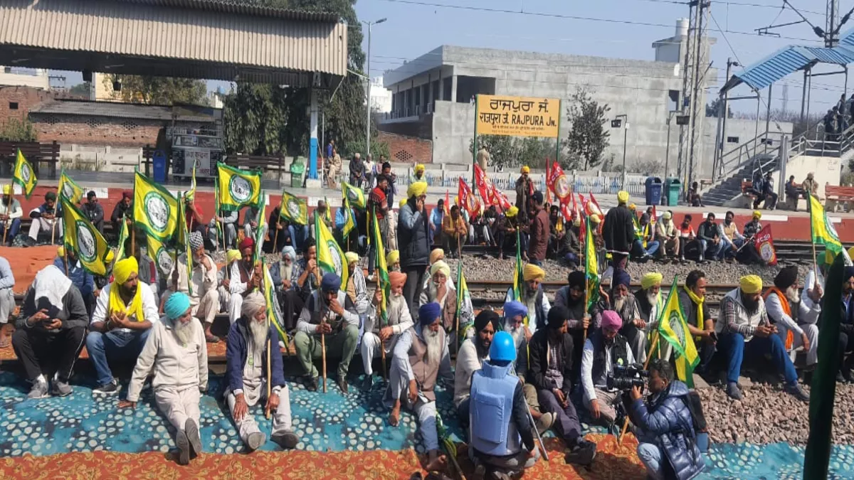 Farmers Protest: शताब्दी, शान-ए-पंजाब समेत कई ट्रेनों के थमे पहिए... किसानों के 'Rail Roko' आंदोलन का दिखा असर