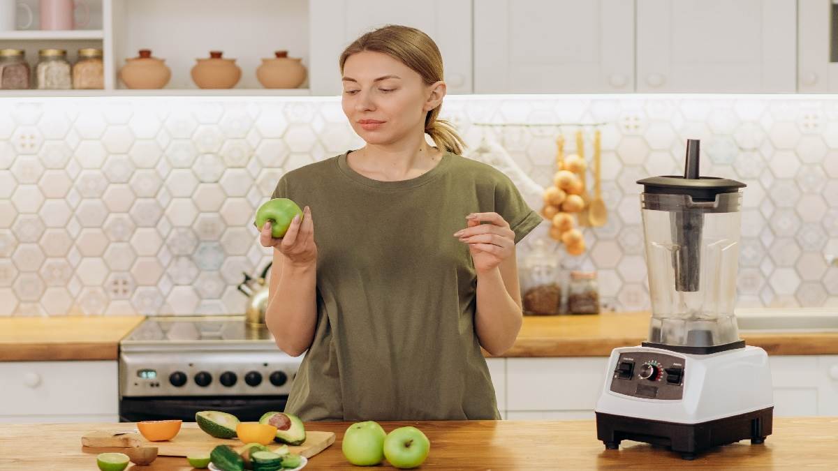 https://www.jagranimages.com/images/newimg/15032023/15_03_2023-best_mixer_juicer_23357046.jpg