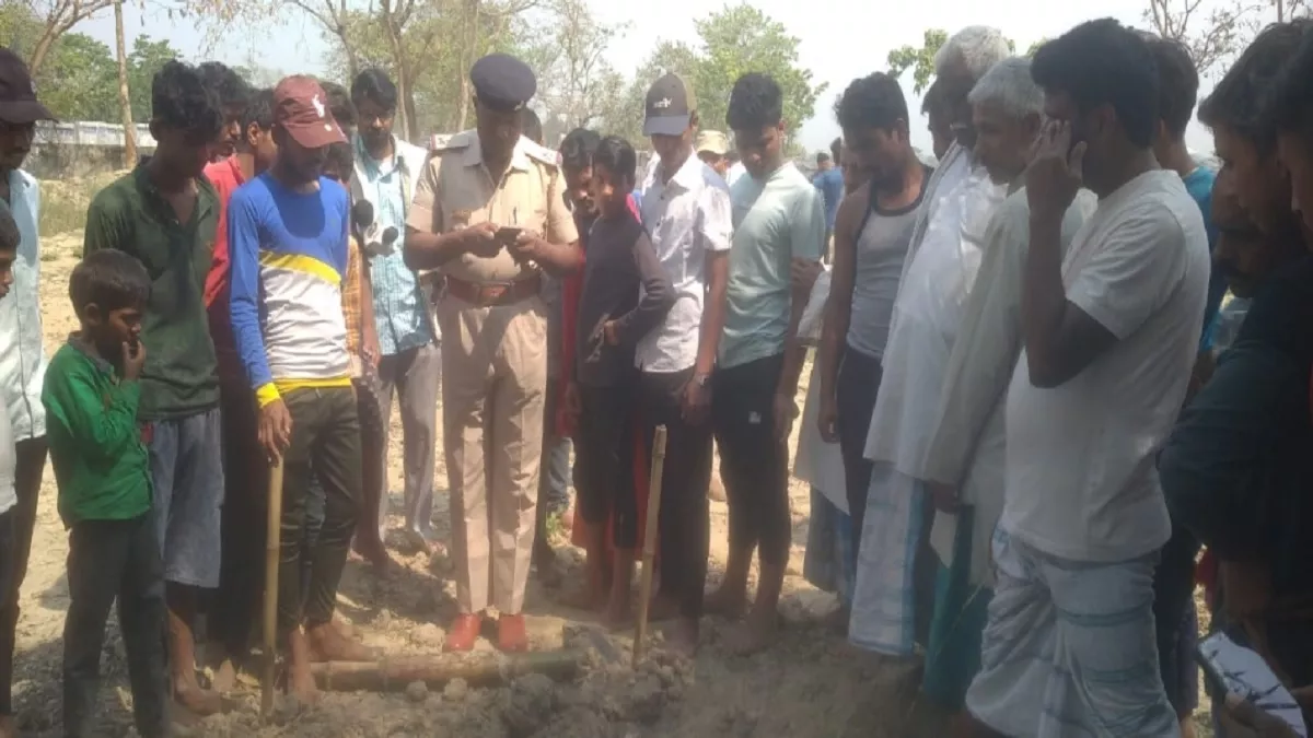 बेतिया: कब्रिस्तान से बच्ची का शव और महिला के शव से सिर गायब होने से फैली सनसनी