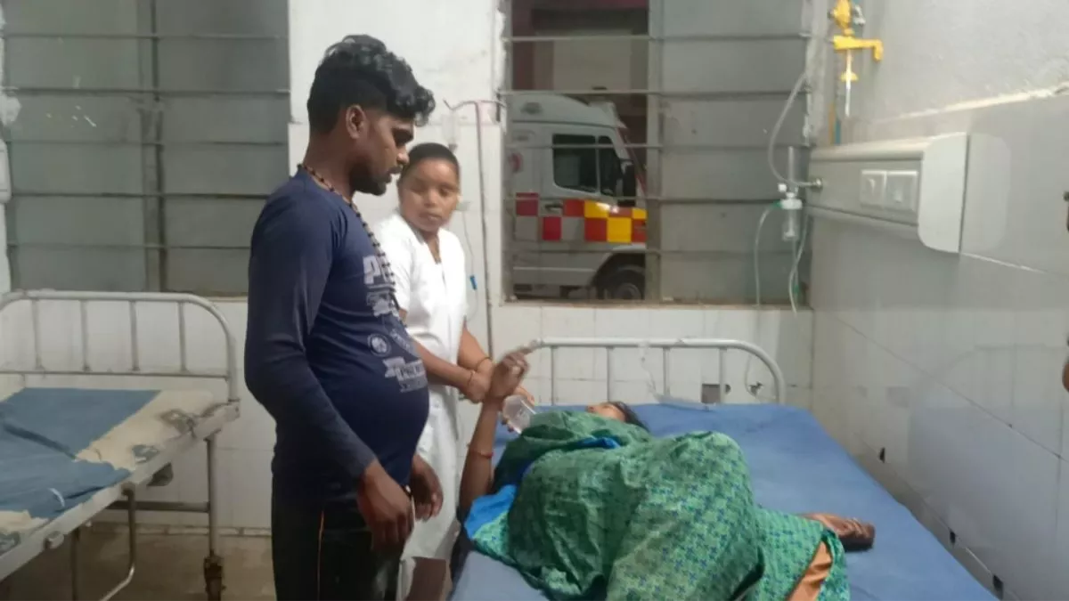 बारात में नाचने से मना करने पर महिला ने चूहे मारने की दवा खाई। जागरण