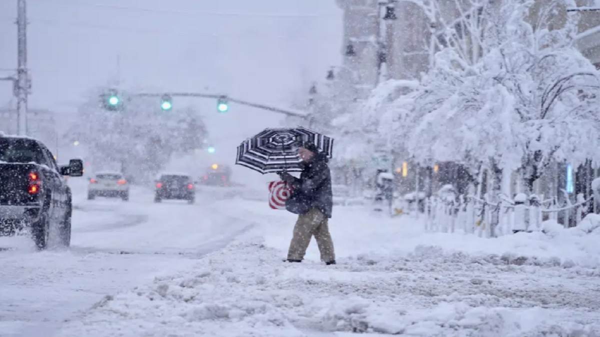 https://www.jagranimages.com/images/newimg/15032023/15_03_2023-us_storm_23356573.jpg