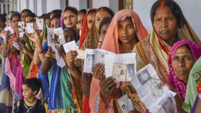 दिल्ली में पिछले चुनाव के मुकाबले इस बार महिला मतदाताओं संख्या बढ़ी।