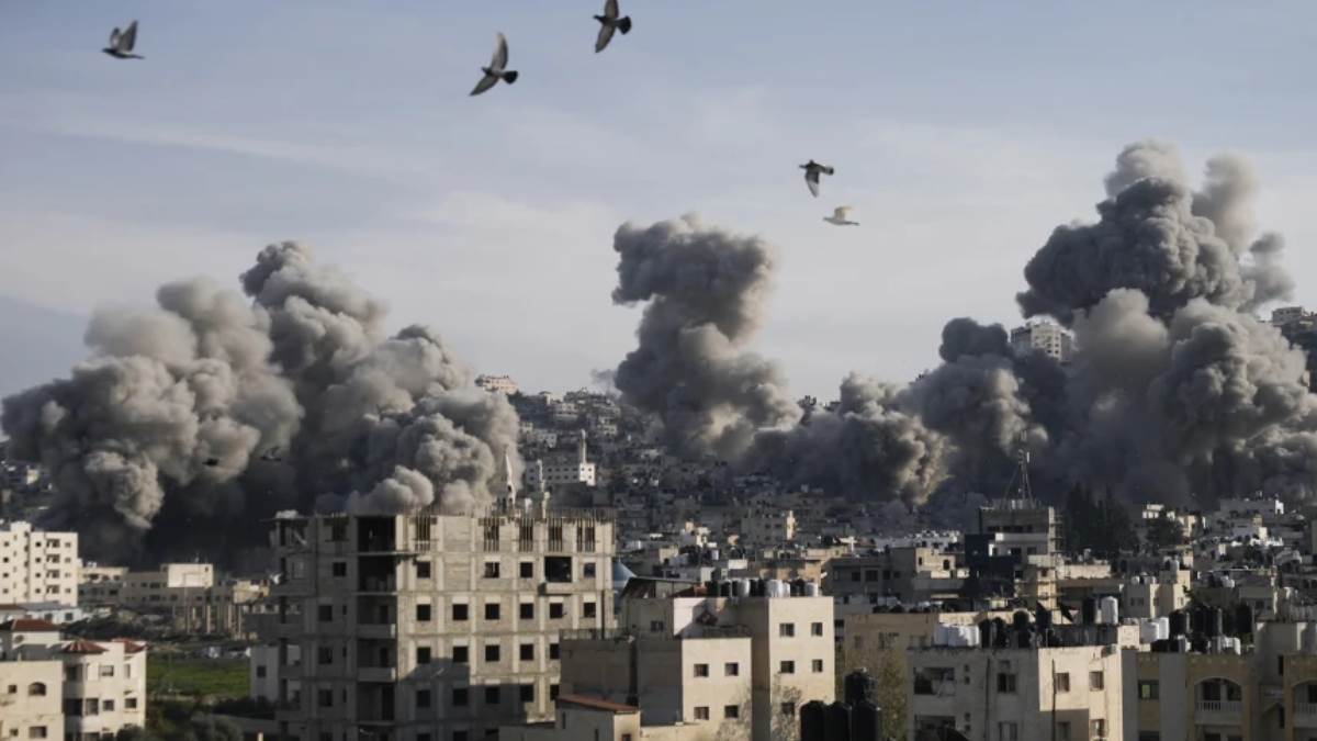 israel airstrike kills 9 in gaza including 3 journalists hamas condemns attack