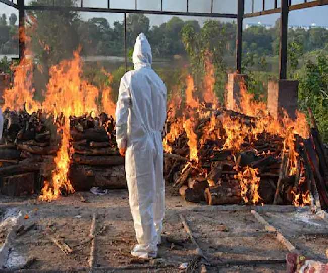 Coronavirus Updates Increased deaths from Corona waiting at cremation grounds from Delhi to Bhopal and Surat Huge crowds in cemeteries Jagran Special