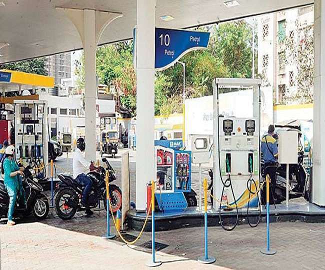 सरकार ने 2025 तक पेट्रोल में 20 प्रतिशत एथनाल मिलाने का लक्ष्य रखा है। (Pti)
