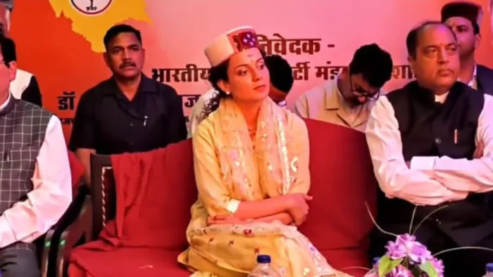 धर्मशाला में कांग्रेस पर भड़कीं कंगना रनौत।