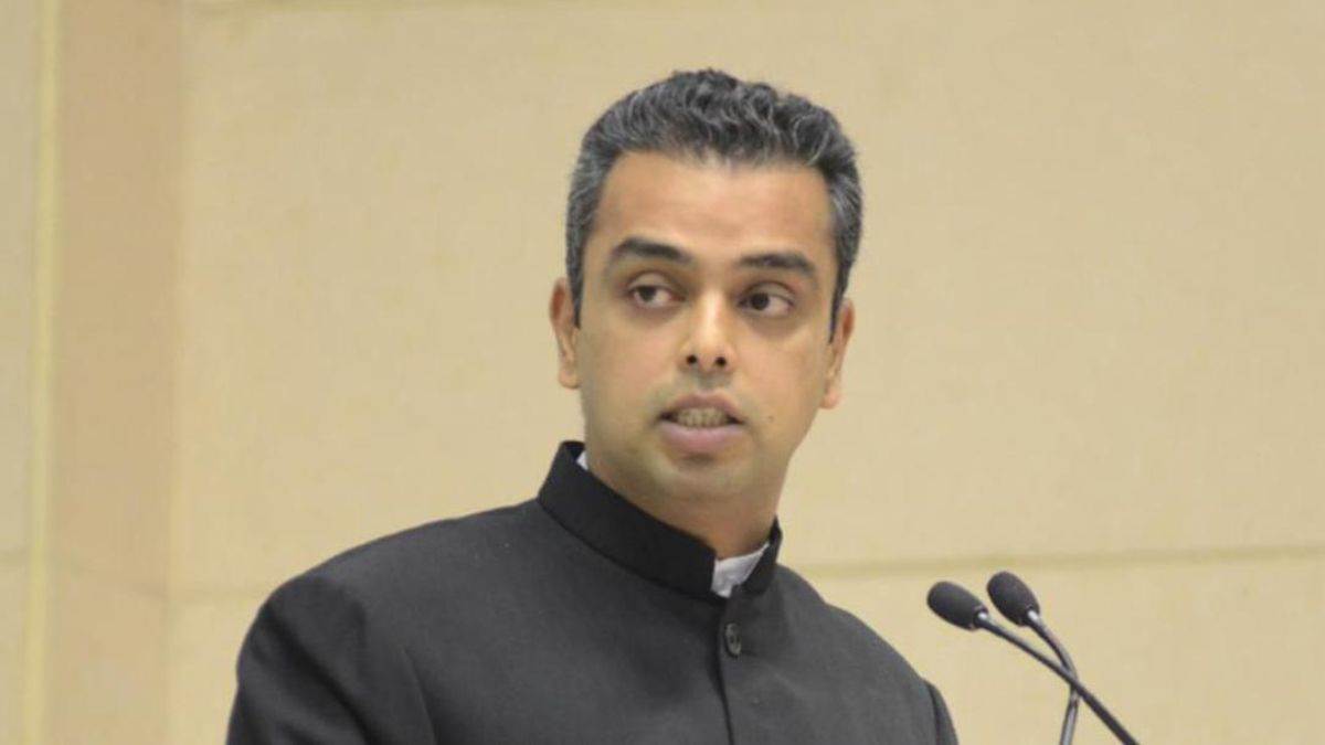 https://www.jagranimages.com/images/newimg/15042024/15_04_2024-milind_deora_23697087.jpg