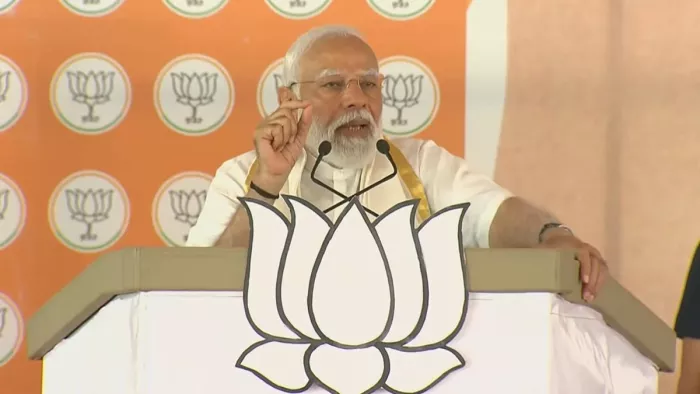 प्रधानमंत्री नरेंद्र मोदी ने केरल में एक जनसभा को संबोधित किया।(फोटो सोर्स: भाजपा)
