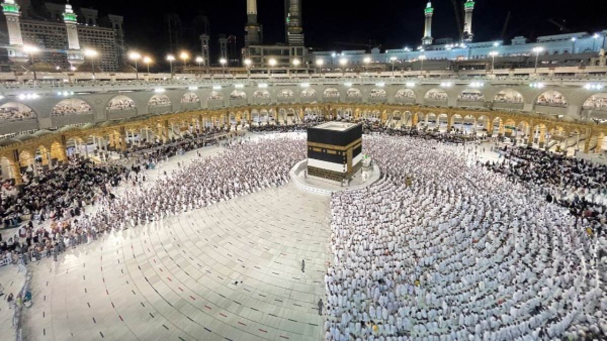 https://www.jagranimages.com/images/newimg/15042025/15_04_2025-hajj_yatra__23919407.jpg