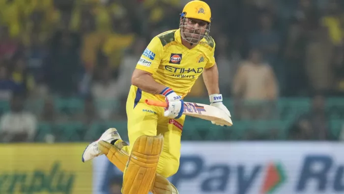 MS Dhoni की मैच फिनिशिंग पारी ने CSK के कोच को किया इंप्रेस