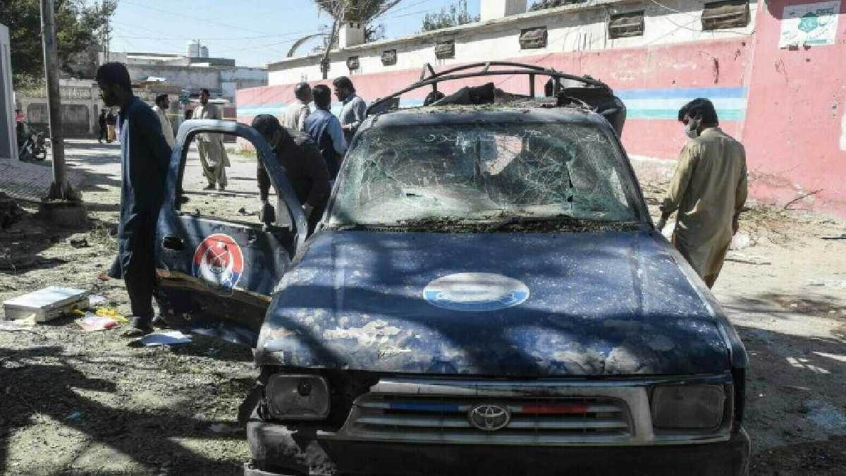 pakistan balochistan ied blast 3 policemen dead 18 injured hospitalized 3 serious condition