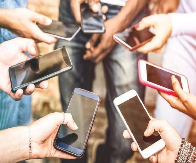 https://www.jagranimages.com/images/newimg/15052022/15_05_2022-19_04_2022-15_04_2022-up_smartphone_distribution_scheme_22629983_22641034_22714498.jpg