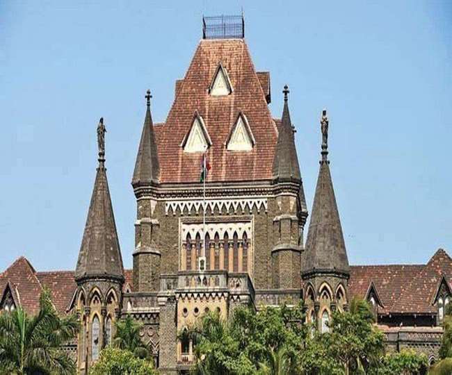 किसी को किस करना या प्यार करना अप्राकृतिक यौन अपराध नहीं: बांबे हाई कोर्ट। फाइल फोटो