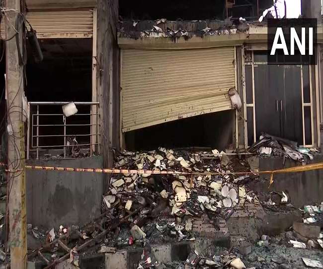 Delhi News: आग के मुहाने पर आधी राजधानी, दिखाने के लिए होती है सीलिंग की कार्रवाई